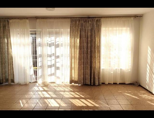 3 BEDROOM TOWNHOUSE FOR SALE IN BEDFORD GARDENS